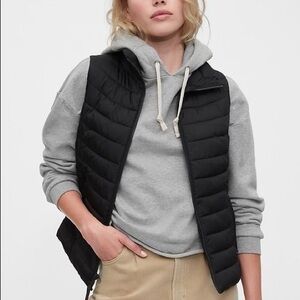 GAP women’s puffer vest size M